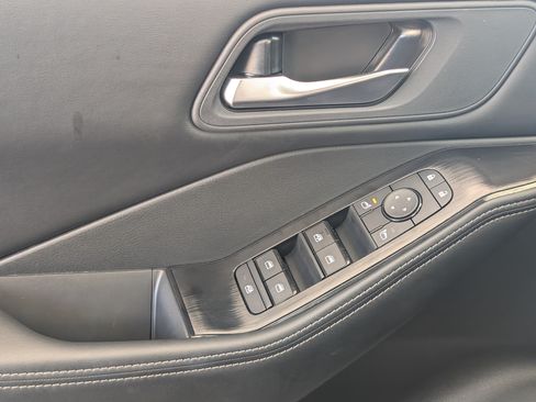 Used 2026 Nissan Rogue SV FWD image 15