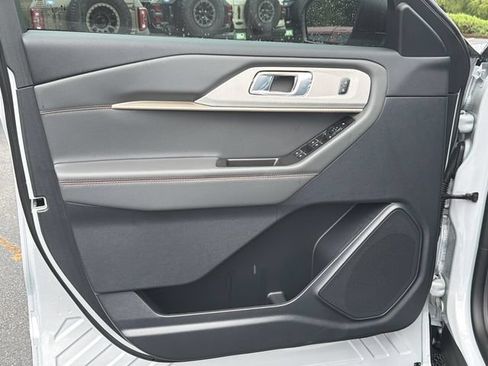 New 2026 Ford Explorer Active RWD image 12