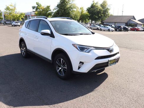 Used 2017 Toyota RAV4 XLE AWD/4WD image 3