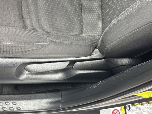 Used 2018 Toyota C-HR XLE image 16