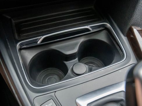 Used 2018 BMW 330i xDrive Sedan w/ Premium Package image 30