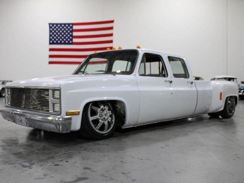 Used 1988 Chevrolet Silverado 3500 2WD Crew Cab image 18