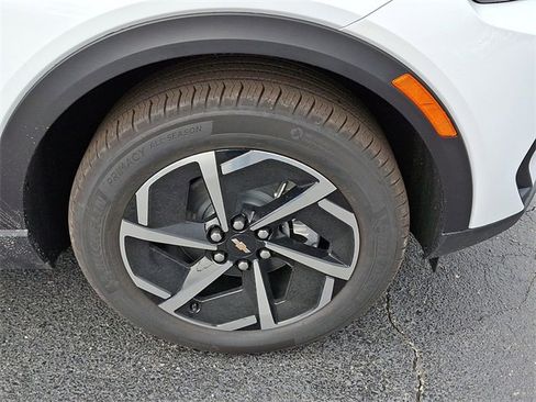 New 2026 Chevrolet Equinox EV LT image 5