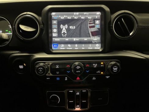 Used 2021 Jeep Wrangler Unlimited Sahara image 7