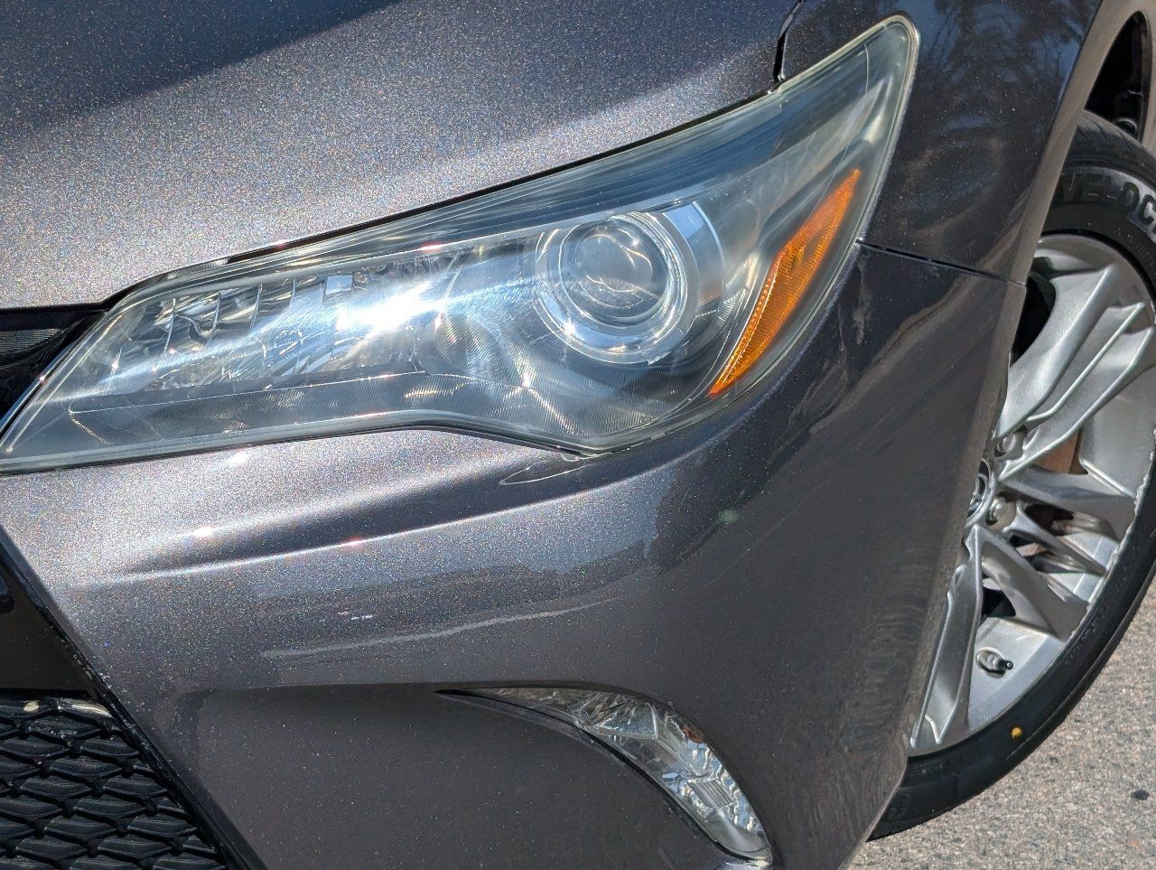 Used 2016 Toyota Camry SE w/ Moonroof Package FWD image 9