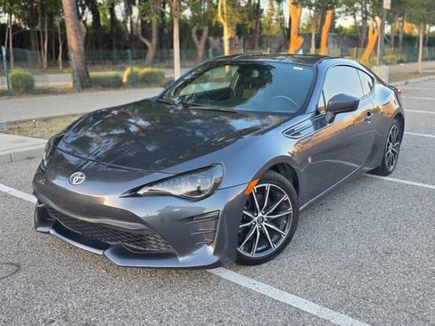 Used 2020 Toyota 86 RWD image 36