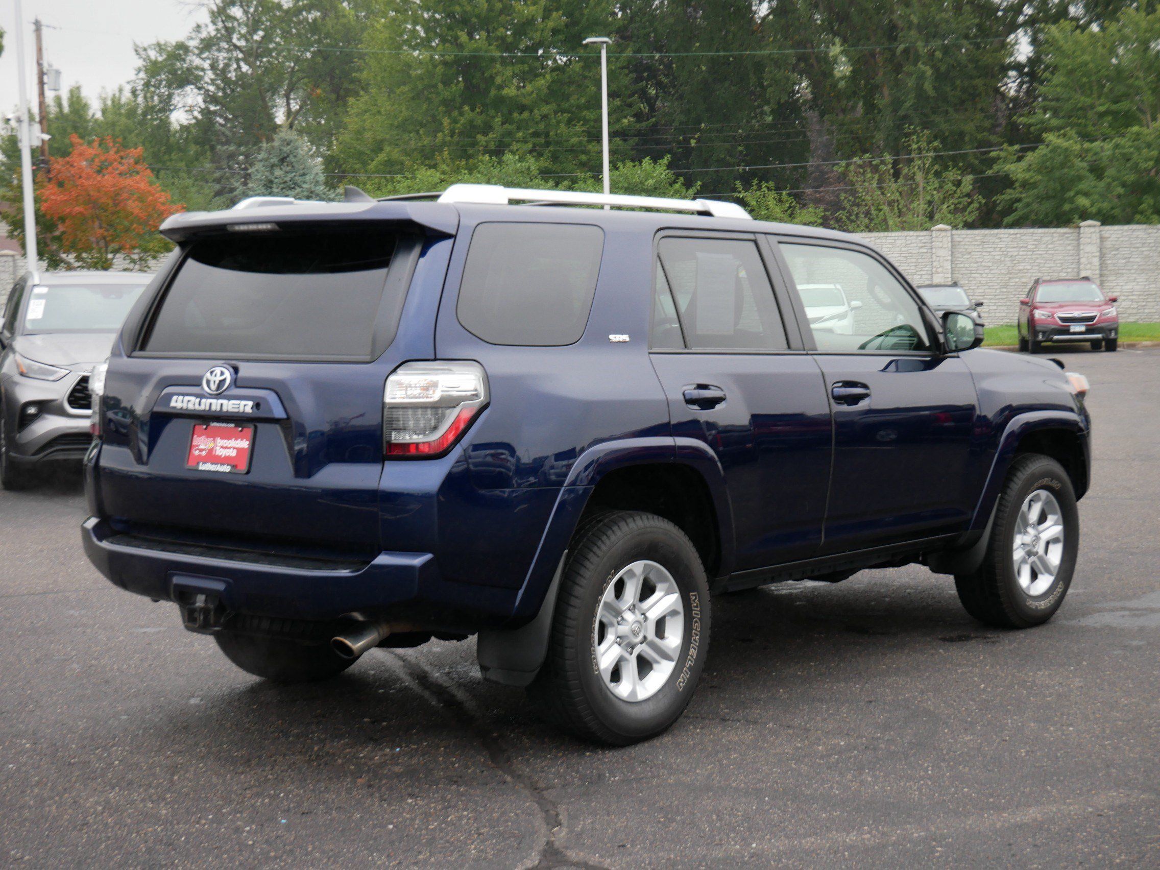 Used 2018 Toyota 4Runner SR5 w/ Convenience Package AWD/4WD image 7