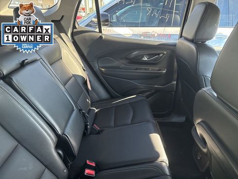 Used 2024 GMC Terrain SLT image 10
