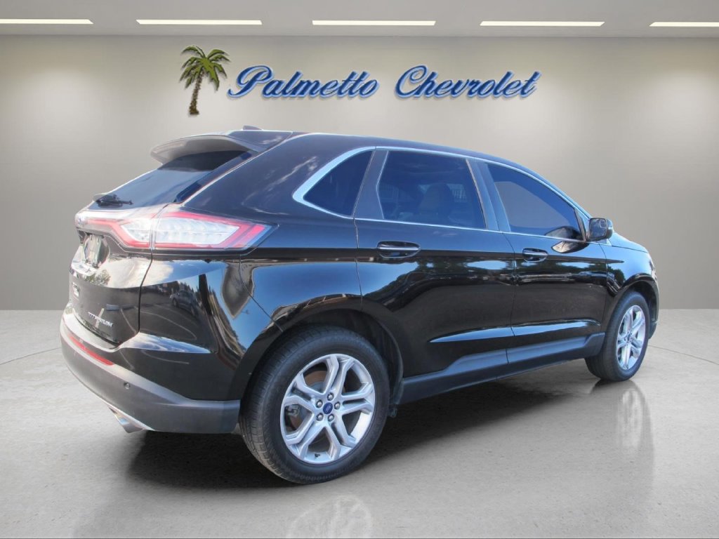 Used 2018 Ford Edge Titanium w/ Equipment Group 301A FWD image 3