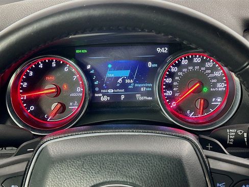Used 2020 Toyota Camry XSE FWD image 13