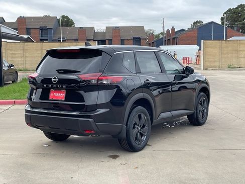 Used 2026 Nissan Rogue SV w/ Cold Weather Package FWD image 6