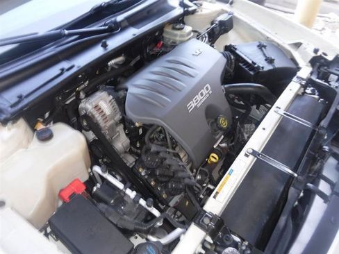 Used 2001 Buick Le Sabre Custom FWD image 5