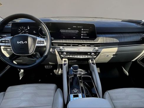 Used 2024 Kia Telluride SX Prestige w/ Towing Package image 7