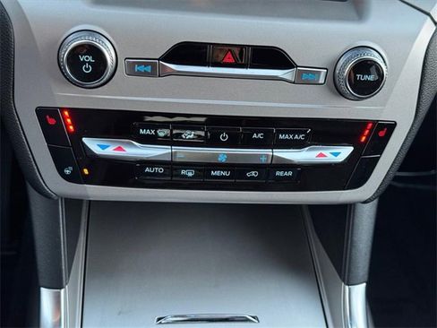 Used 2023 Ford Explorer XLT w/ Equipment Group 202A image 20