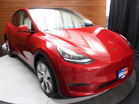 Used 2022 Tesla Model Y Long Range AWD/4WD image 14