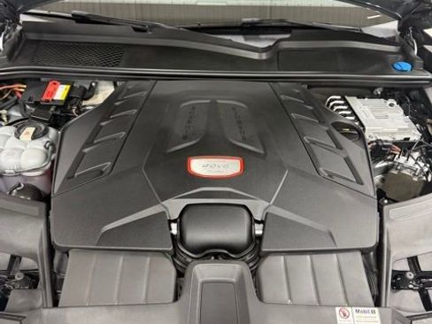 Used 2020 Porsche Cayenne Turbo image 28