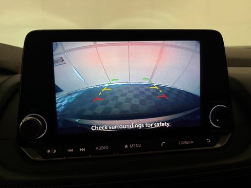 Used 2022 Nissan Rogue SV FWD image 16