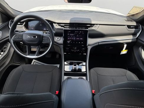 New 2026 Jeep Grand Cherokee L 4WD image 17