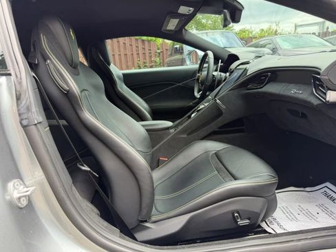 Used 2021 Ferrari Roma RWD image 23