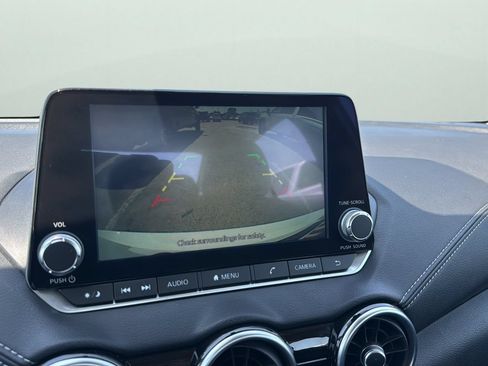 Used 2025 Nissan Sentra SV FWD image 18