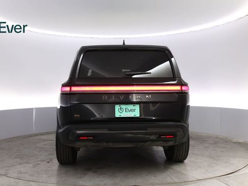 Used 2025 Rivian R1S Premium AWD/4WD image 15