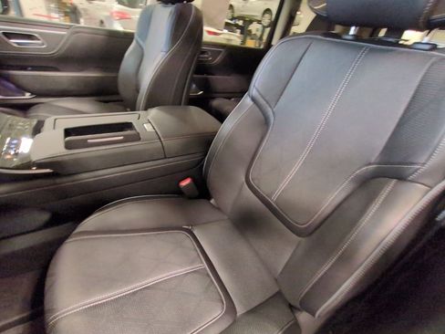 Used 2025 INFINITI QX80 Sensory image 8