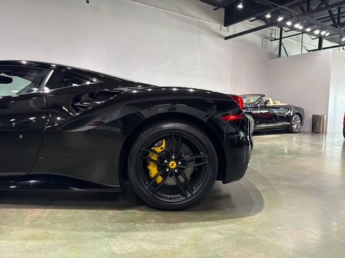 Used 2016 Ferrari 488 GTB image 5