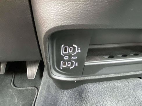 Used 2026 RAM 2500 Big Horn AWD/4WD image 32