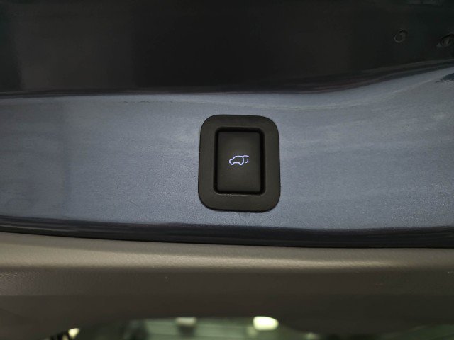 Used 2017 Toyota Highlander XLE AWD/4WD image 41