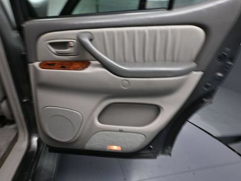 Used 2005 Toyota Sequoia Limited AWD/4WD image 40