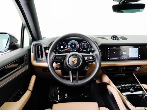 Certified 2025 Porsche Cayenne Coupe AWD/4WD image 13