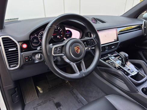 Used 2020 Porsche Cayenne image 13