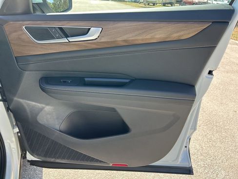 New 2026 Volkswagen Atlas SE image 43