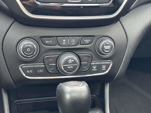 Used 2022 Jeep Cherokee Limited AWD/4WD image 21