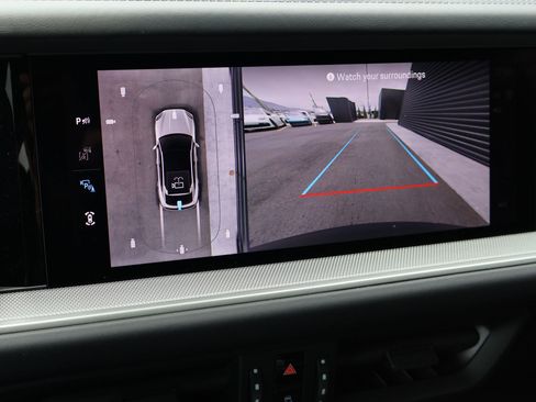 New 2026 Porsche Cayenne Coupe AWD/4WD image 17