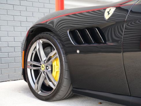 Used 2017 Ferrari GTC4Lusso AWD/4WD image 14