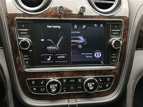Used 2018 Bentley Bentayga Activity AWD/4WD image 30