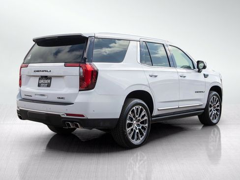 Used 2025 GMC Yukon Denali w/ Denali Reserve Package AWD/4WD image 5