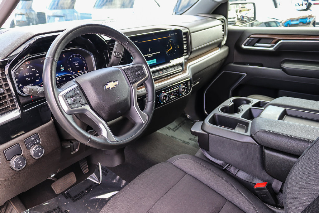 Used 2025 Chevrolet Silverado 1500 LT RWD image 16