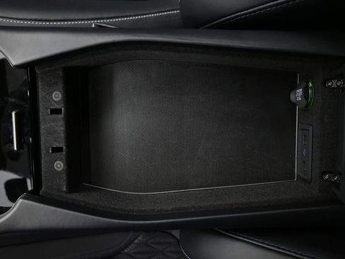 Used 2024 Aston Martin DB12 Coupe image 23