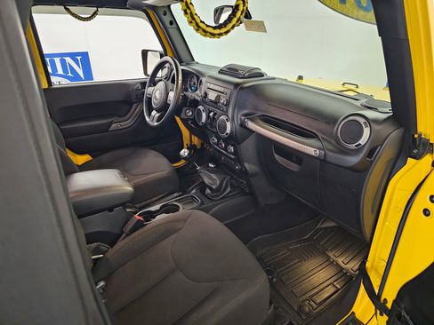 Used 2015 Jeep Wrangler Sport w/ Quick Order Package 23S image 27
