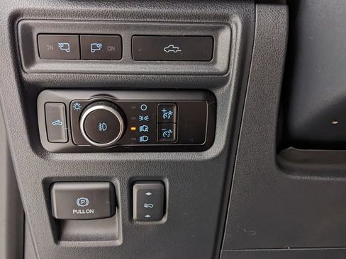 Certified 2023 Ford F150 Platinum w/ FX4 Off-Road Package AWD/4WD image 22
