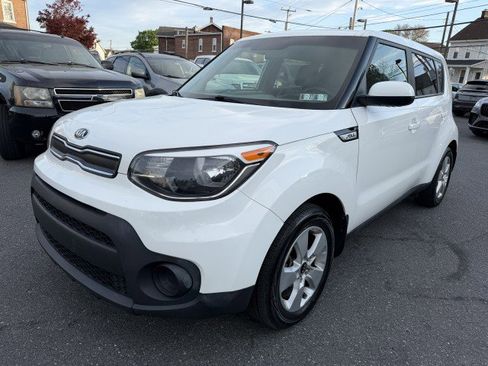 Used 2019 Kia Soul FWD image 2