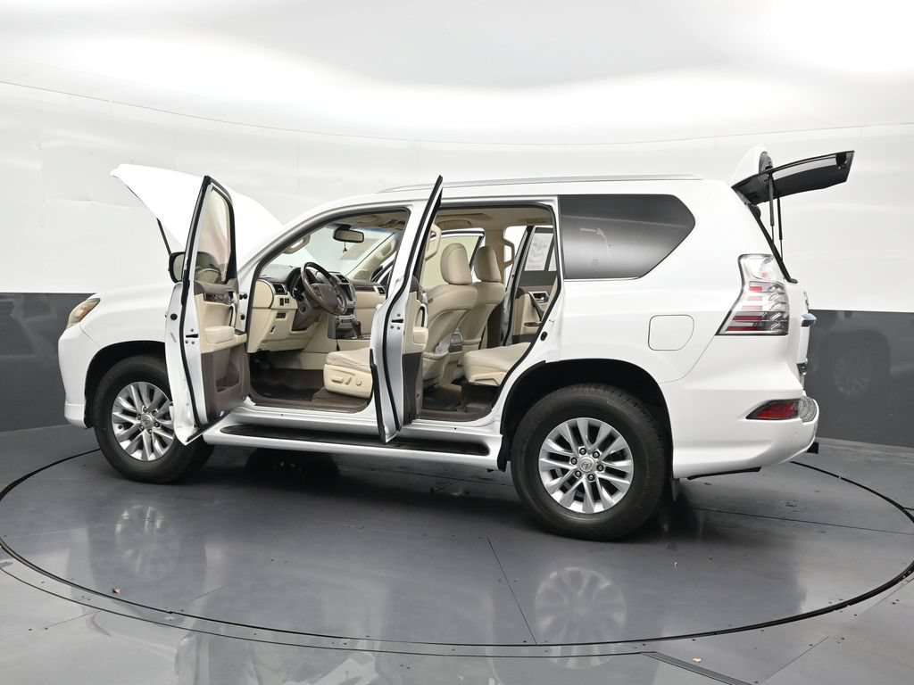 Used 2015 Lexus GX 460 w/ Premium Package AWD/4WD image 34