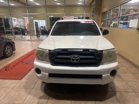 Used 2011 Toyota Tacoma 2WD Access Cab image 3
