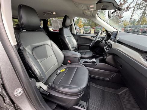 Used 2022 Ford Escape SEL w/ Class II Trailer Tow Package image 19