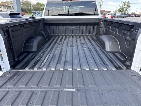Used 2025 GMC Sierra 2500 AT4 AWD/4WD image 5
