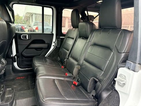 Used 2019 Jeep Wrangler Unlimited Sahara w/ Cold Weather Group AWD/4WD image 14