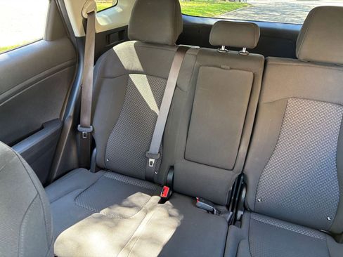 Used 2025 Kia Sportage LX image 34