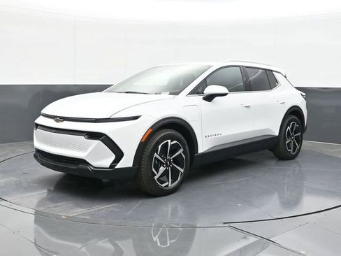 New 2026 Chevrolet Equinox EV LT FWD image 4
